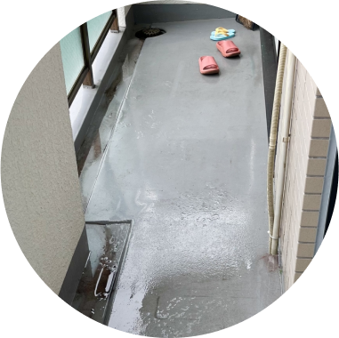 歩くと“ふわふわ”した
感触がある