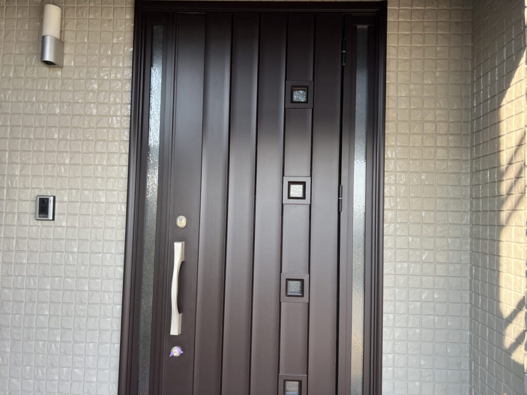 株式会社十文字
小山市の工事内容
玄関ドア塗装