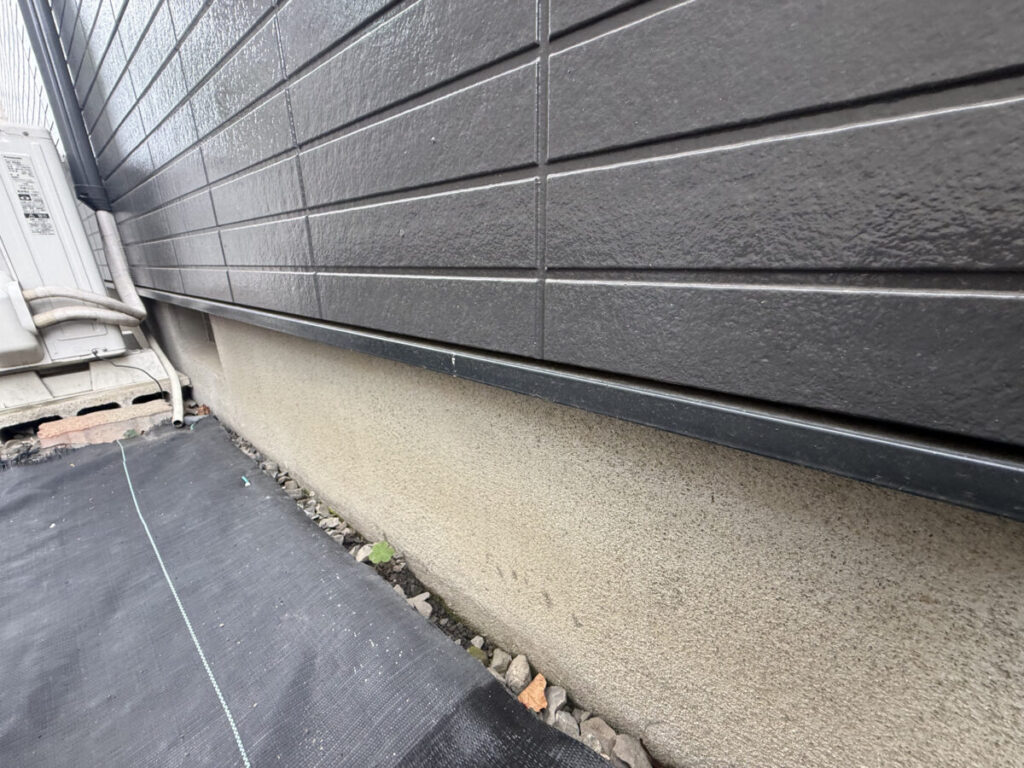 宇都宮市平松本町K様邸の外壁下部と水切りまわり。3年目の家健点検で劣化が見られなかった箇所